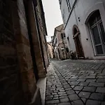 Palazzo Capparucci - Dimora Storica 4*