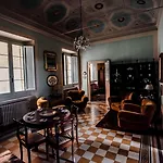 Palazzo Capparucci - Dimora Storica 4*