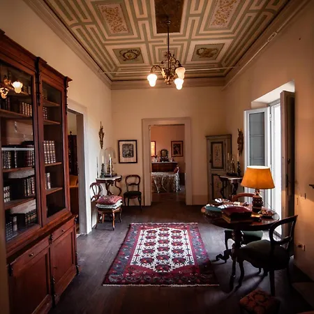 Palazzo Capparucci - Dimora Storica Guest house