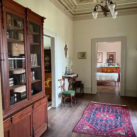 Palazzo Capparucci - Dimora Storica 4*