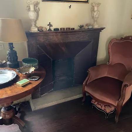 Konukevi Palazzo Capparucci - Dimora Storica 4*