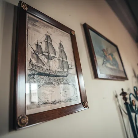 Palazzo Capparucci - Dimora Storica 4*