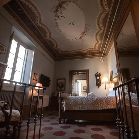 Palazzo Capparucci - Dimora Storica 4*