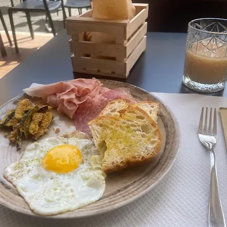 Palazzo Capparucci - Dimora Storica Konukevi Fermo