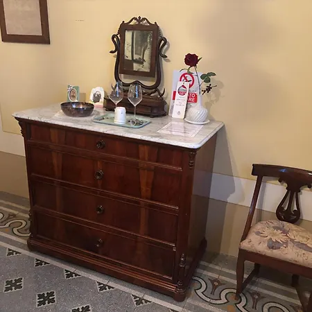 Palazzo Capparucci - Dimora Storica Konukevi Fermo