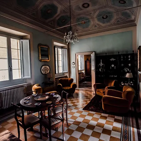 Palazzo Capparucci - Dimora Storica 4*