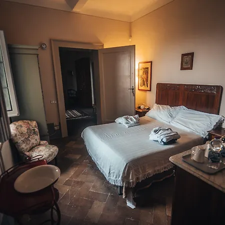 Palazzo Capparucci - Dimora Storica 4* Фермо